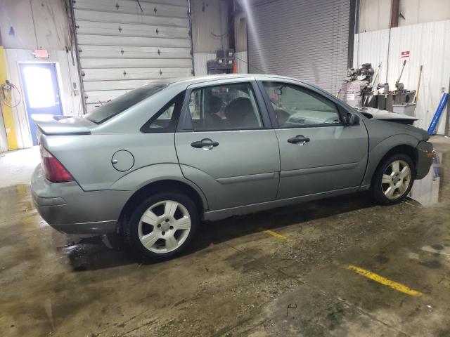 1FAHP34N85W150373 - 2005 FORD FOCUS ZX4 SILVER photo 3