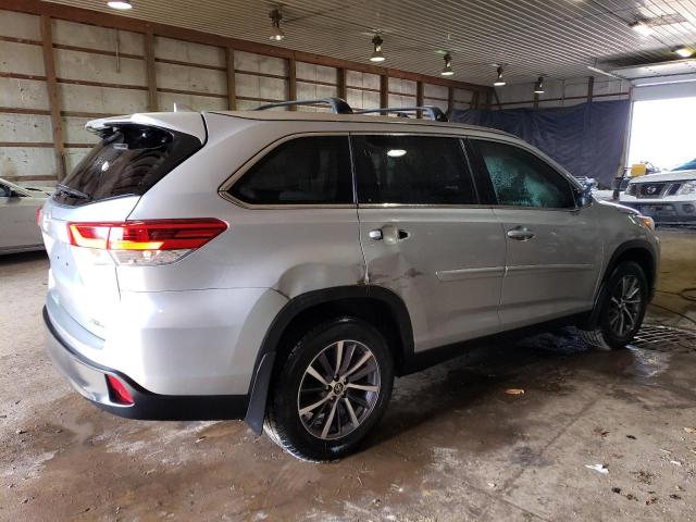 5TDJZRFH0KS716991 - 2019 TOYOTA HIGHLANDER SE SILVER photo 3