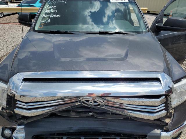 5TFRW5F18GX207515 - 2016 TOYOTA TUNDRA DOUBLE CAB SR/SR5 GRAY photo 11