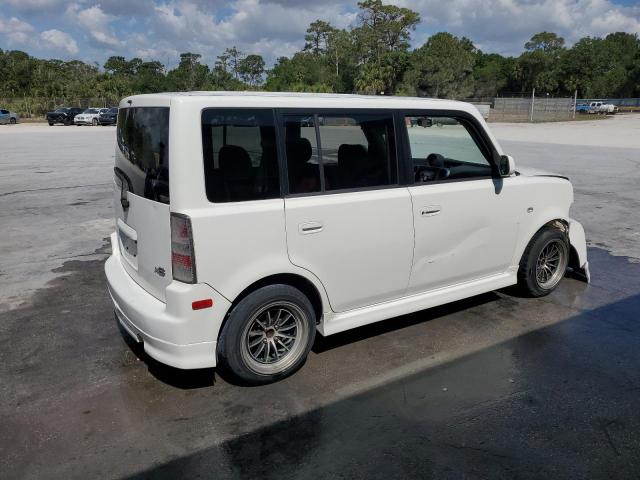 JTLKT324064110960 - 2006 TOYOTA SCION XB WHITE photo 3