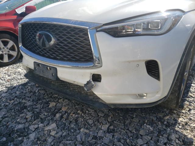 3PCAJ5M30KF103538 - 2019 INFINITI QX50 ESSENTIAL WHITE photo 9