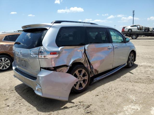 5TDXZ3DCXHS871328 - 2017 TOYOTA SIENNA SE SILVER photo 3