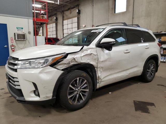 5TDJZRFH3JS530960 - 2018 TOYOTA HIGHLANDER SE WHITE photo 1