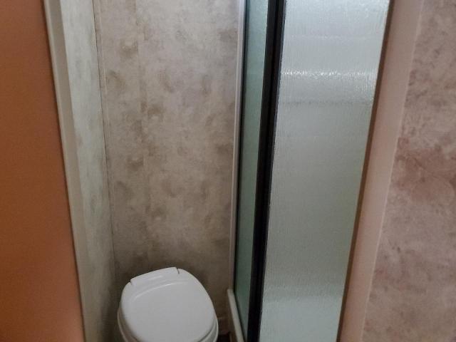 4YDT24524BX412289 - 2011 KEYSTONE PASSPORT WHITE photo 6