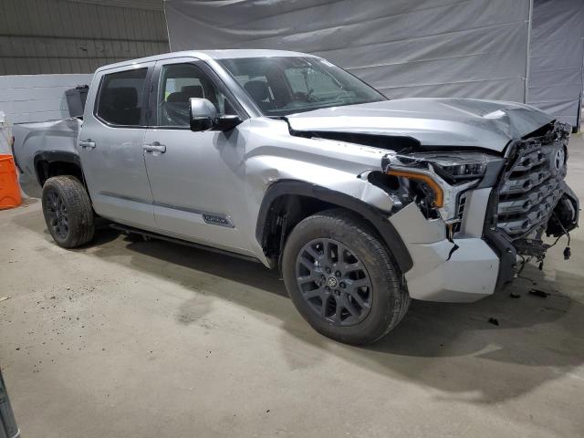 5TFNA5DB5SX287261 - 2025 TOYOTA TUNDRA CREWMAX PLATINUM 银色 照片 4