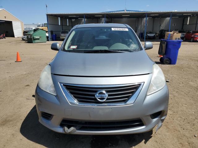 3N1CN7AP9CL890432 - 2012 NISSAN VERSA S GRAY photo 5