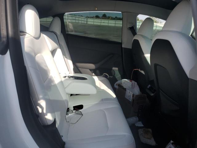 7SAYGDEE6RA259956 - 2024 TESLA MODEL Y WHITE photo 10