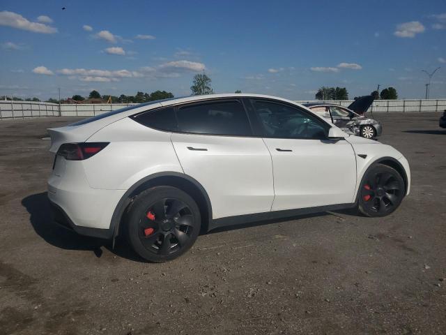 7SAYGDEE6RA259956 - 2024 TESLA MODEL Y WHITE photo 3