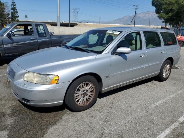 2005 VOLVO V70, 