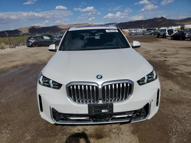 5UX23EU07R9U87390 - 2024 BMW X5 XDRIVE40I WHITE photo 5