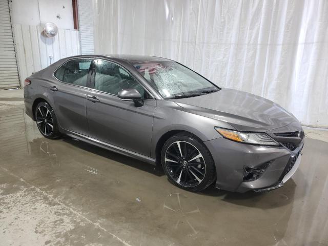 4T1B61HK8JU501355 - 2018 TOYOTA CAMRY XSE GRAY photo 4