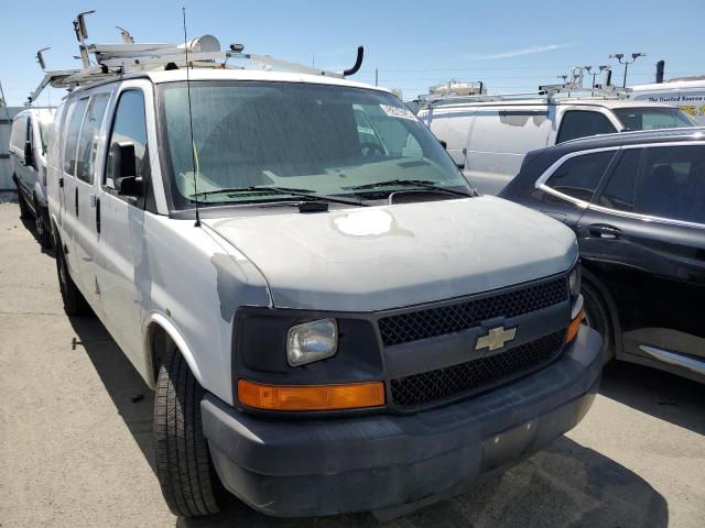 1GCWGFCB8C1123937 - 2012 CHEVROLET EXPRESS G2 WHITE photo 4