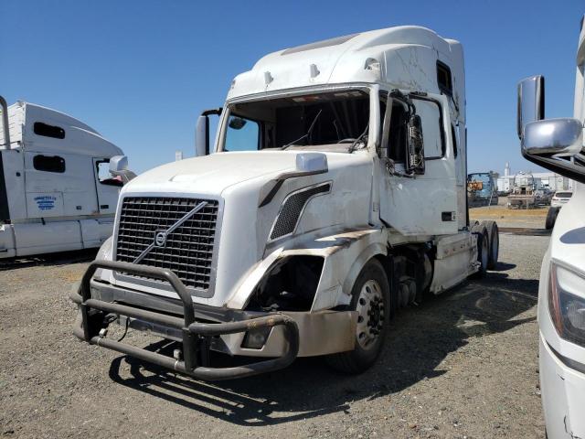 4V4NC9EJ3GN937722 - 2016 VOLVO VN VNL WHITE photo 2