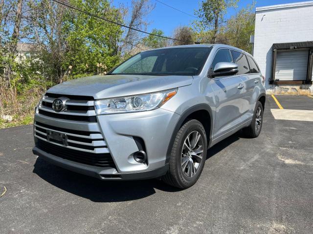 5TDZARFH7HS027758 - 2017 TOYOTA HIGHLANDER LE SILVER photo 2