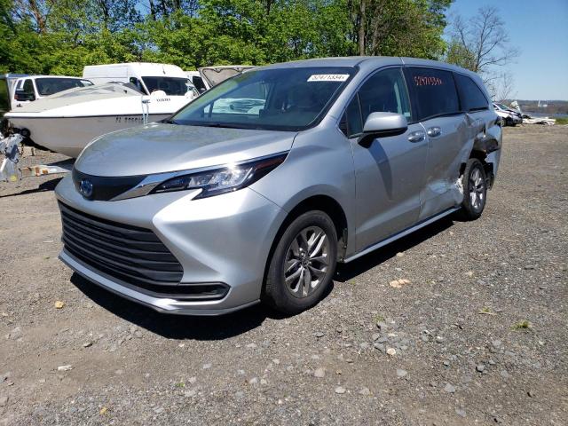 5TDKRKEC3NS116245 - 2022 TOYOTA SIENNA LE SILVER photo 1