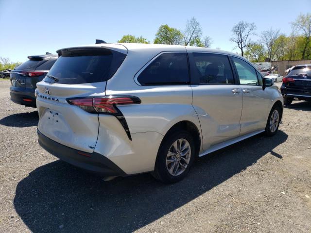5TDKRKEC3NS116245 - 2022 TOYOTA SIENNA LE SILVER photo 3