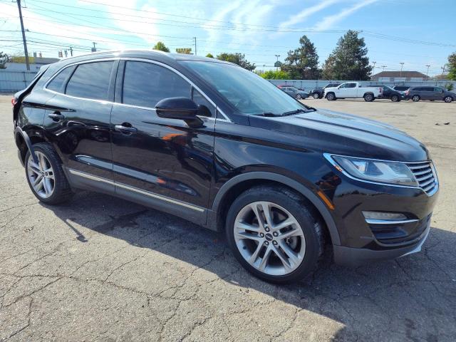 5LMCJ3D97HUL39775 - 2017 LINCOLN MKC RESERVE BLACK photo 4