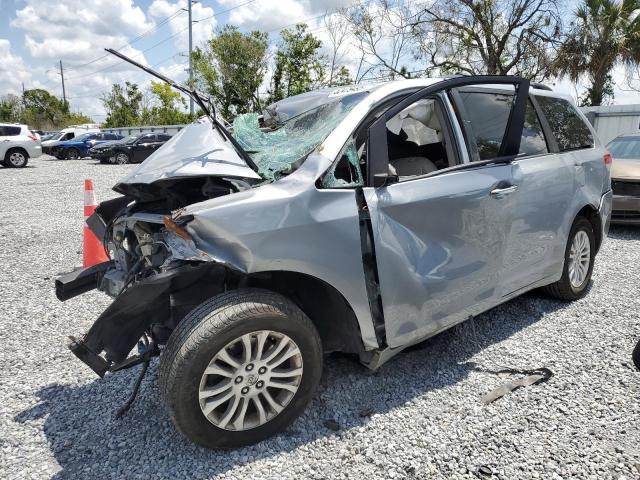 2013 TOYOTA SIENNA XLE, 