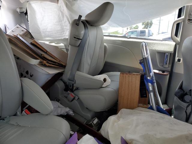 5TDYK3DC3DS364788 - 2013 TOYOTA SIENNA XLE ვერცხლისფერი ფოტო 11