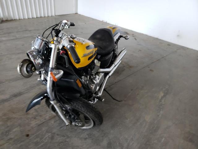 JH2RC431X3M900001 - 2003 HONDA VF750 C YELLOW photo 2