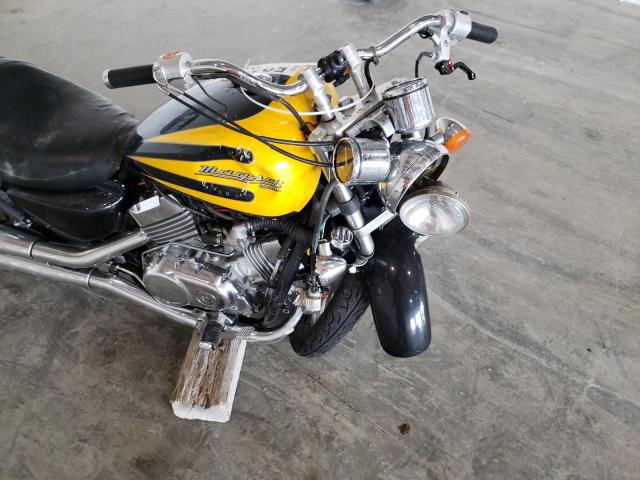 JH2RC431X3M900001 - 2003 HONDA VF750 C YELLOW photo 9