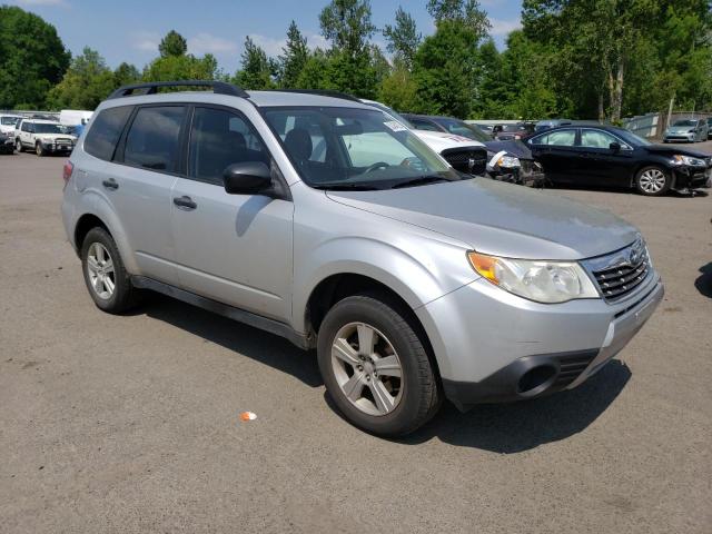 JF2SH6BC8AH767451 - 2010 SUBARU FORESTER XS Argent photo 4
