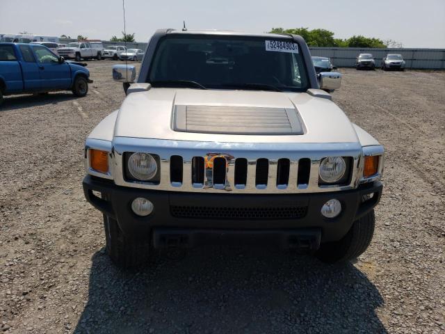 5GTDN13E678105968 - 2007 HUMMER H3 SILVER photo 5