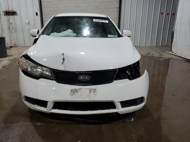 KNAFT4A21A5041974 - 2010 KIA FORTE LX WHITE photo 5