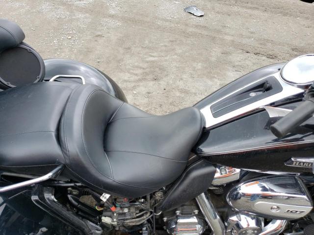 1HD1MAD1XHB861752 - 2017 HARLEY-DAVIDSON FLHTCUTG TRI GLIDE ULTRA BLACK photo 5