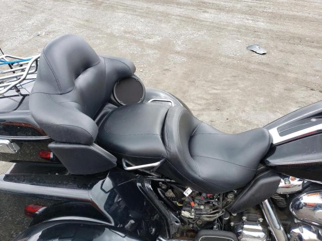 1HD1MAD1XHB861752 - 2017 HARLEY-DAVIDSON FLHTCUTG TRI GLIDE ULTRA BLACK photo 6