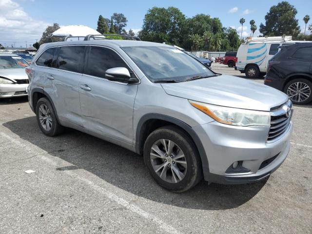 5TDZKRFHXFS046668 - 2015 TOYOTA HIGHLANDER LE SILVER photo 4