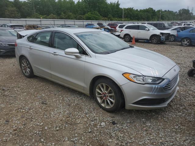 3FA6P0HD6HR132789 - 2017 FORD FUSION SE SILVER photo 4