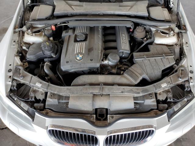 WBAKE5C53BE754916 - 2011 BMW 328 I SULEV WHITE photo 11