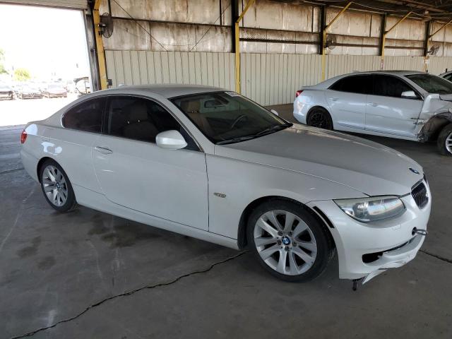 WBAKE5C53BE754916 - 2011 BMW 328 I SULEV WHITE photo 4