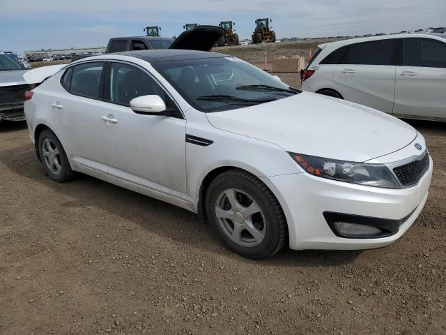 KNAGM4A75C5257357 - 2012 KIA OPTIMA LX WHITE photo 4