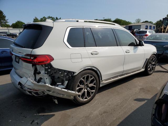 5UXCW2C09M9F76773 - 2021 BMW X7 XDRIVE40I WHITE photo 3