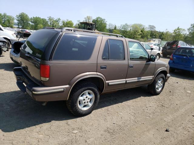 1GNDT13W9W2179528 - 1998 CHEVROLET BLAZER BROWN photo 3