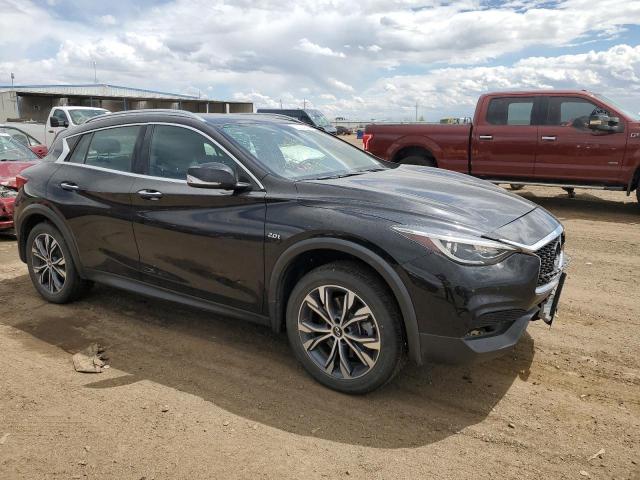 SJKCH5CR5JA047000 - 2018 INFINITI QX30 BASE 黑色 照片 4