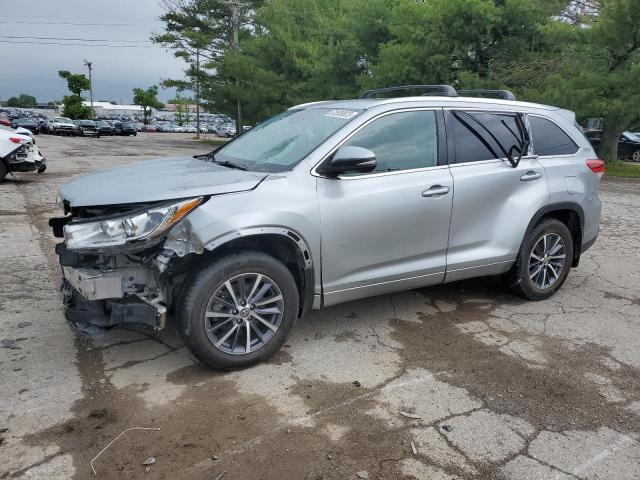 5TDJZRFHXJS559842 - 2018 TOYOTA HIGHLANDER SE SILVER photo 1