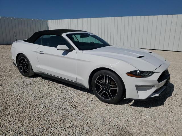 1FATP8UH8N5125075 - 2022 FORD MUSTANG WHITE photo 4