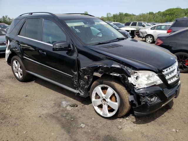 4JGBB8GB8BA734693 - 2011 MERCEDES-BENZ ML 350 4MATIC BLACK photo 4