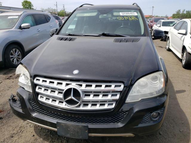 4JGBB8GB8BA734693 - 2011 MERCEDES-BENZ ML 350 4MATIC BLACK photo 5