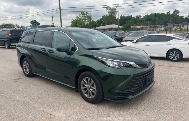 5TDKSKFC3NS062254 - 2022 TOYOTA SIENNA LE GREEN photo 1