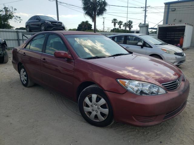 4T1BE32K95U388996 - 2005 TOYOTA CAMRY LE RED photo 4