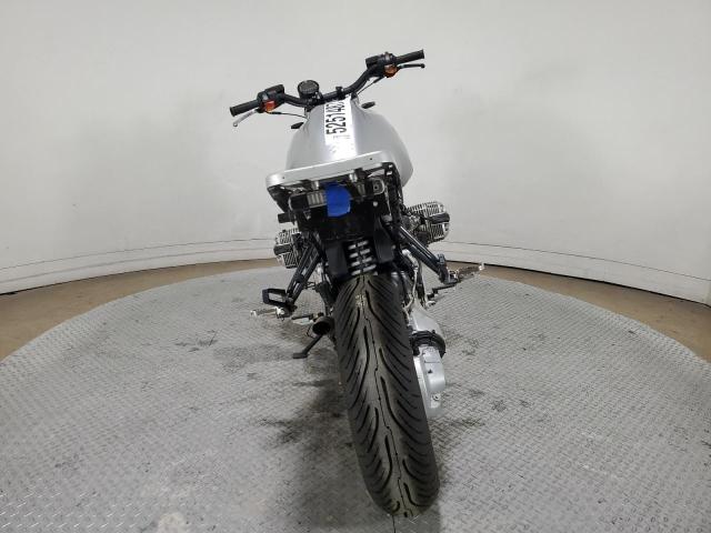 WB10495A1YZE51133 - 2000 BMW R1150 GS SILVER photo 4