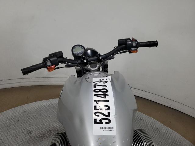 WB10495A1YZE51133 - 2000 BMW R1150 GS SILVER photo 7