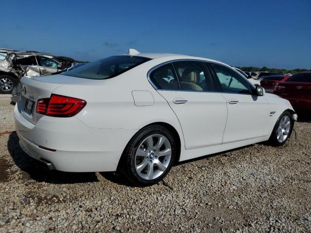 WBAFU9C5XBC784454 - 2011 BMW 550 XI WHITE photo 3