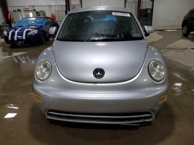 3VWBC21C5YM474150 - 2000 VOLKSWAGEN NEW BEETLE GL 银色 照片 5