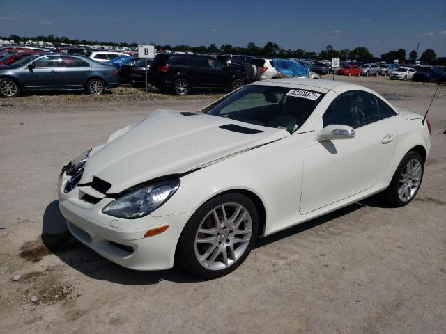 WDBWK54F67F162396 - 2007 MERCEDES-BENZ SLK 280 WHITE photo 1