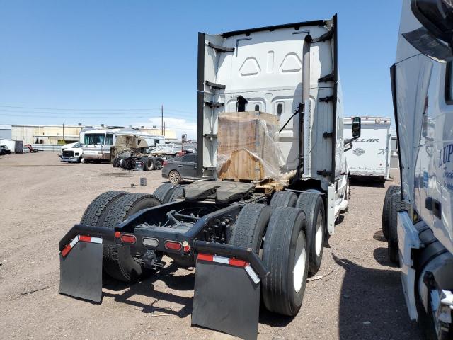 3AKJHHFG0LSLP4382 - 2020 FREIGHTLINER CASCADIA 1 WHITE photo 4